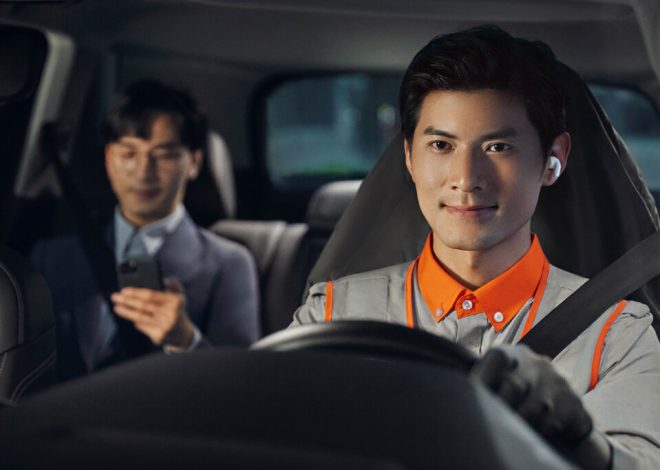 China ha hecho viral una alternativa brillante a Uber: lo que alquilas no es un taxi, sino solo un conductor para tu coche